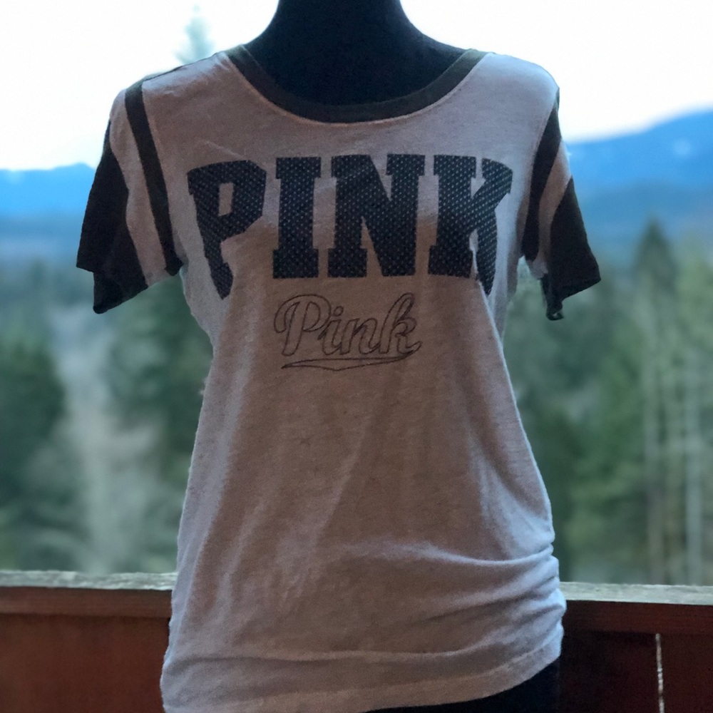 VS pink T shirt